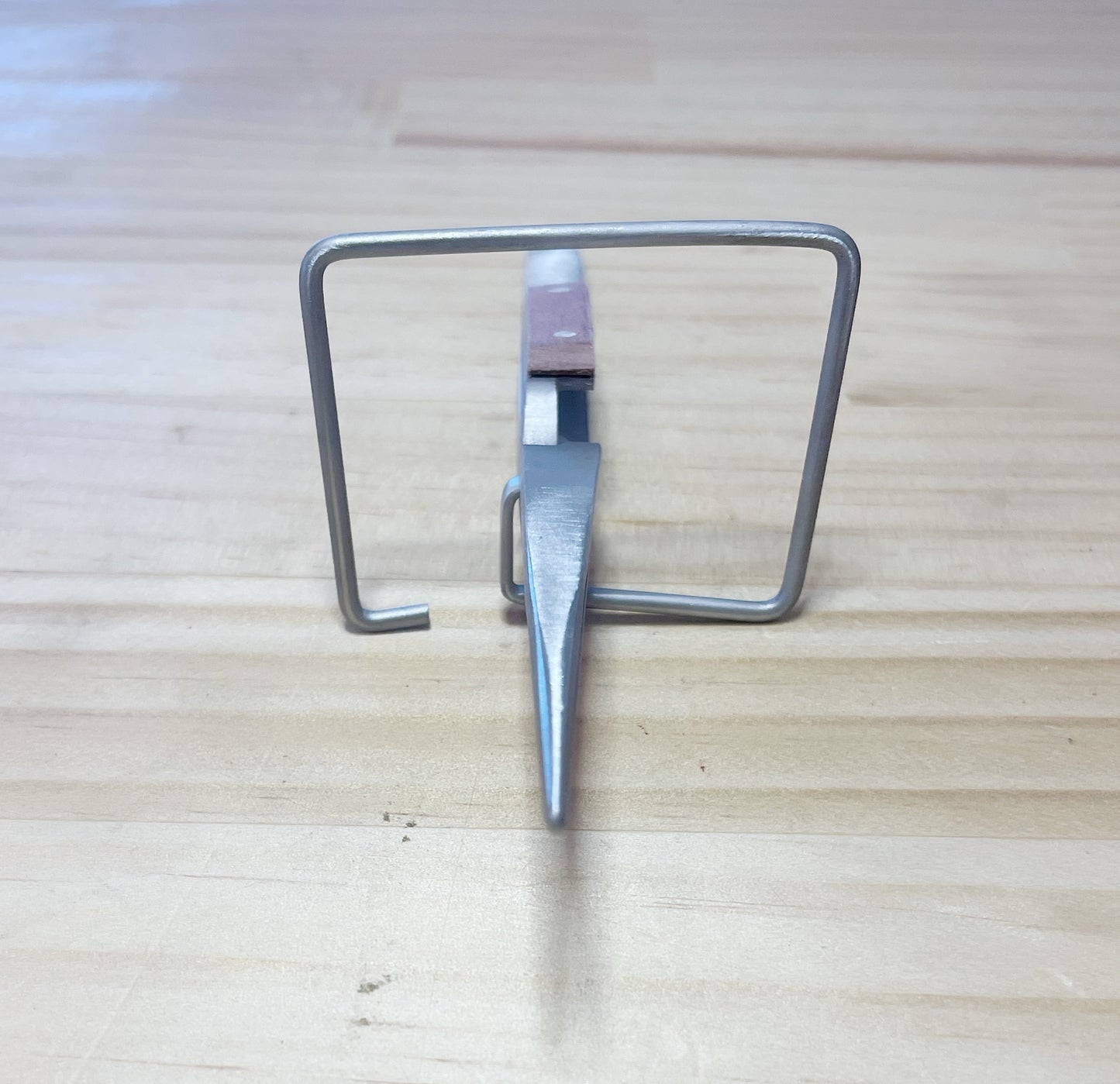 Cross Locking Tweezers With Stand