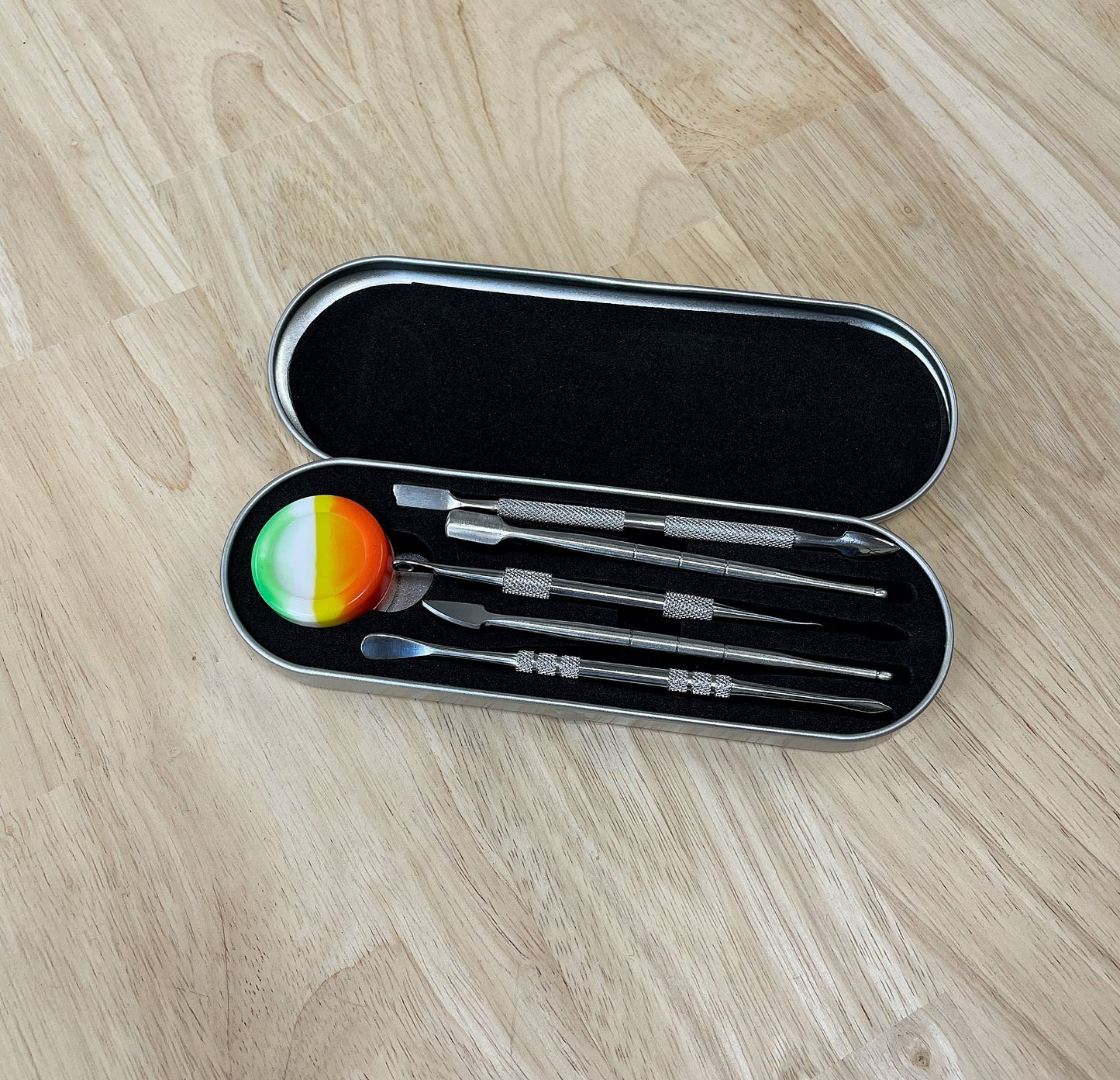 Wax Carving Kit in Metal Tin