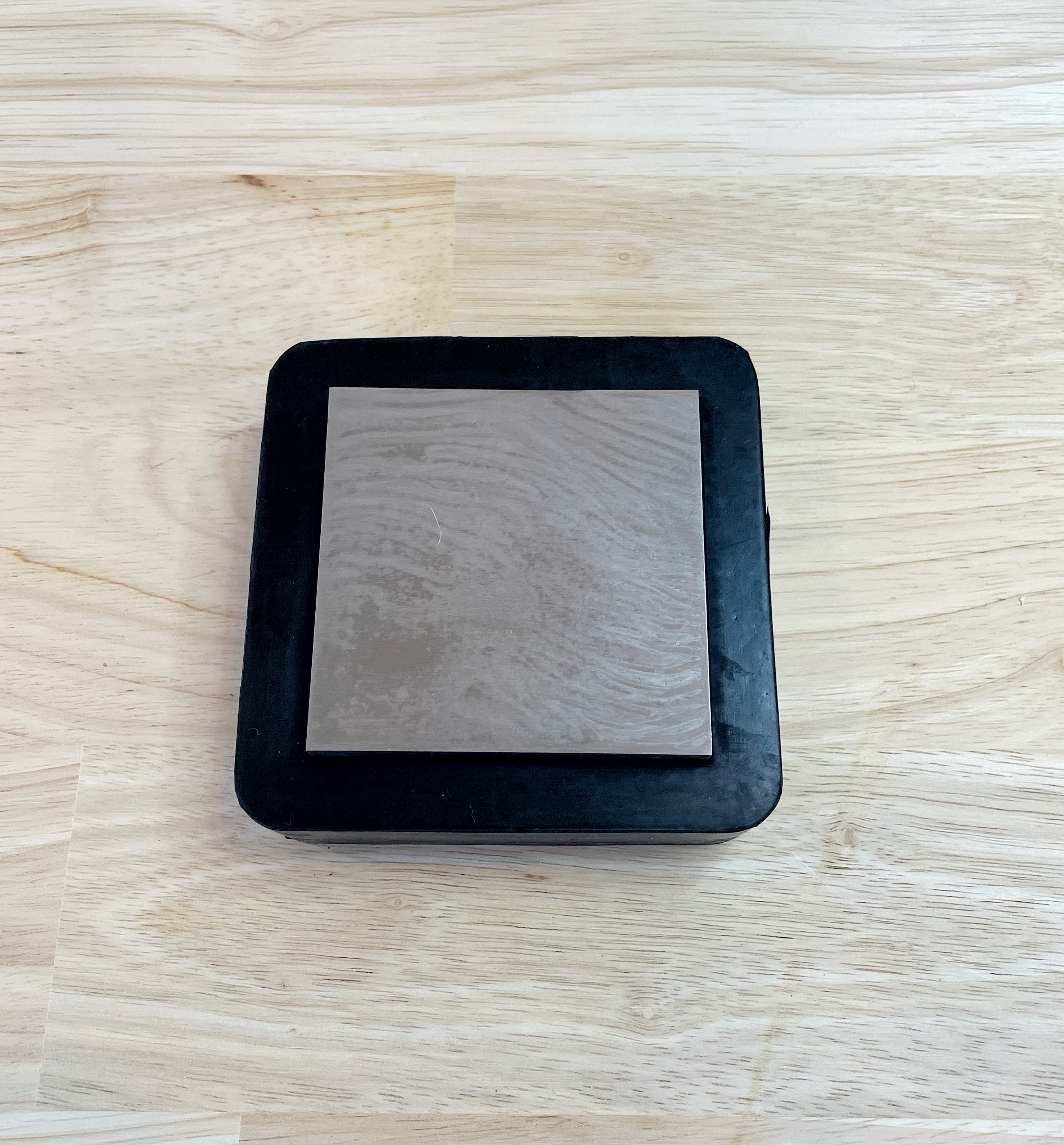 Steel and Rubber Bench Block – Workspace Tools