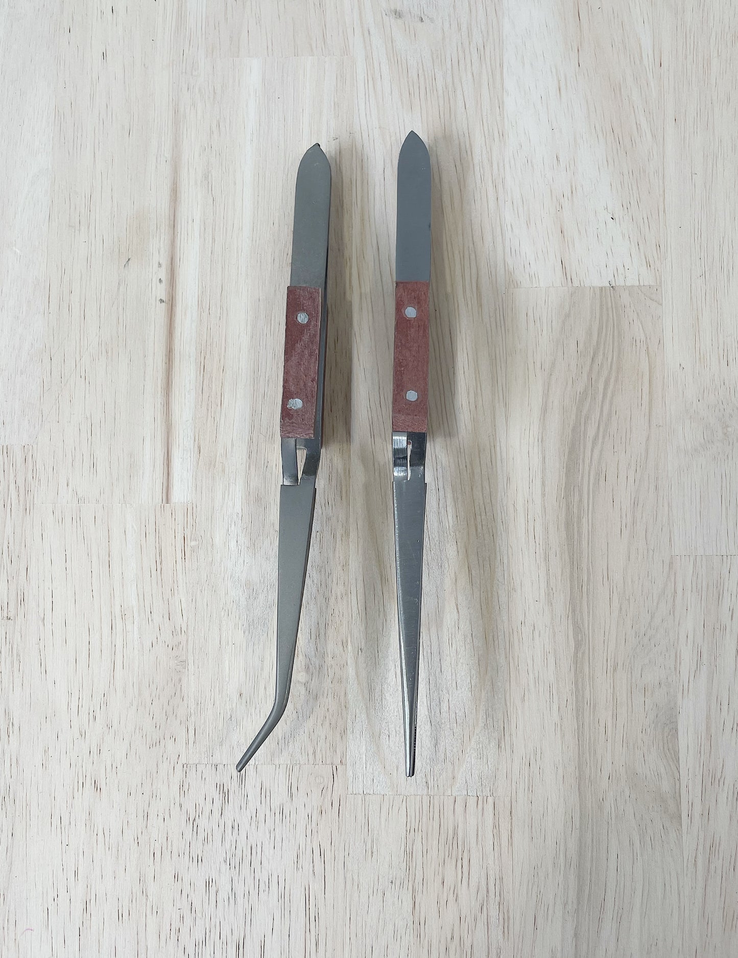 Cross Locking Tweezers