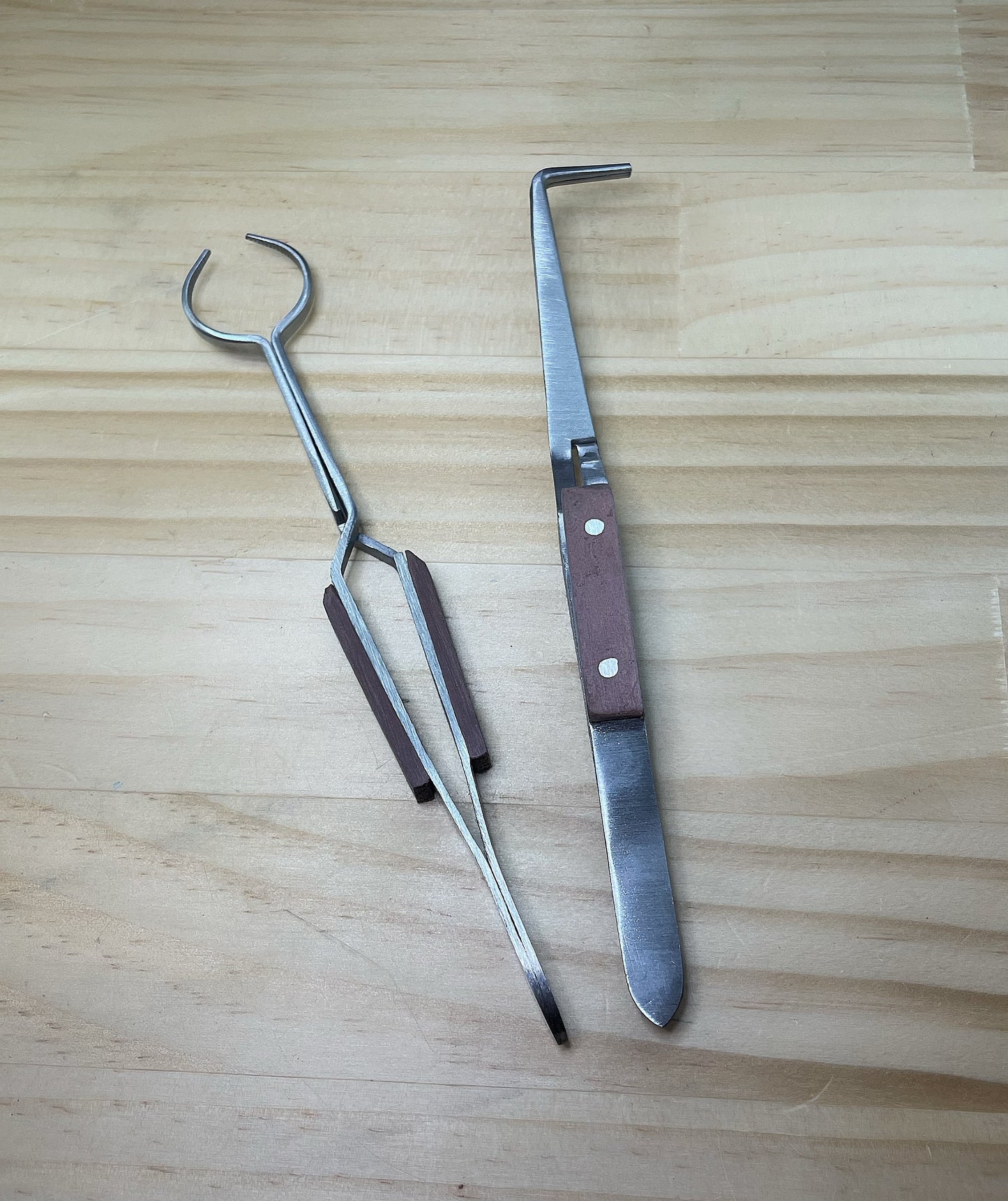 Cross Locking Tweezers