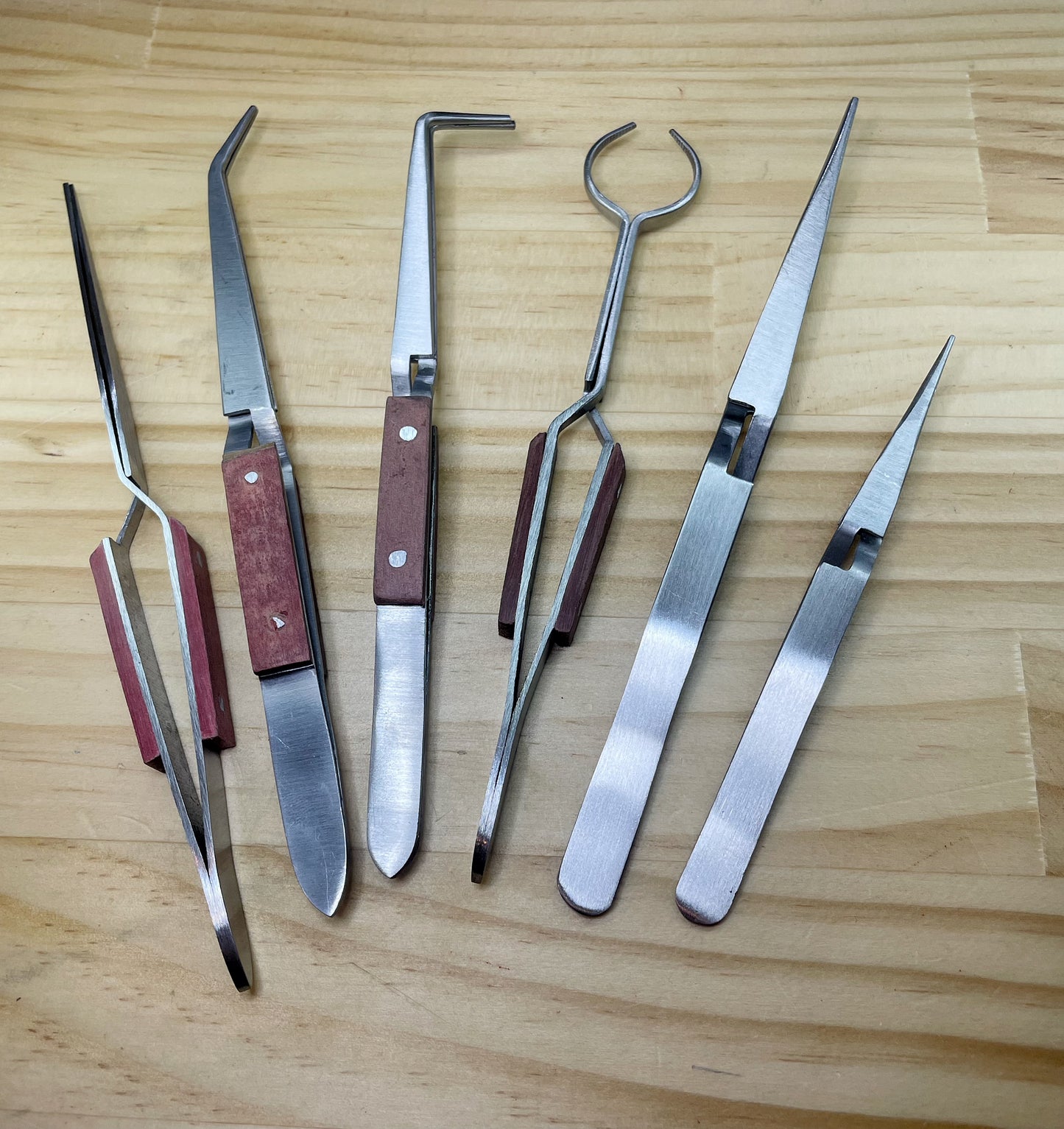 Cross Locking Tweezers