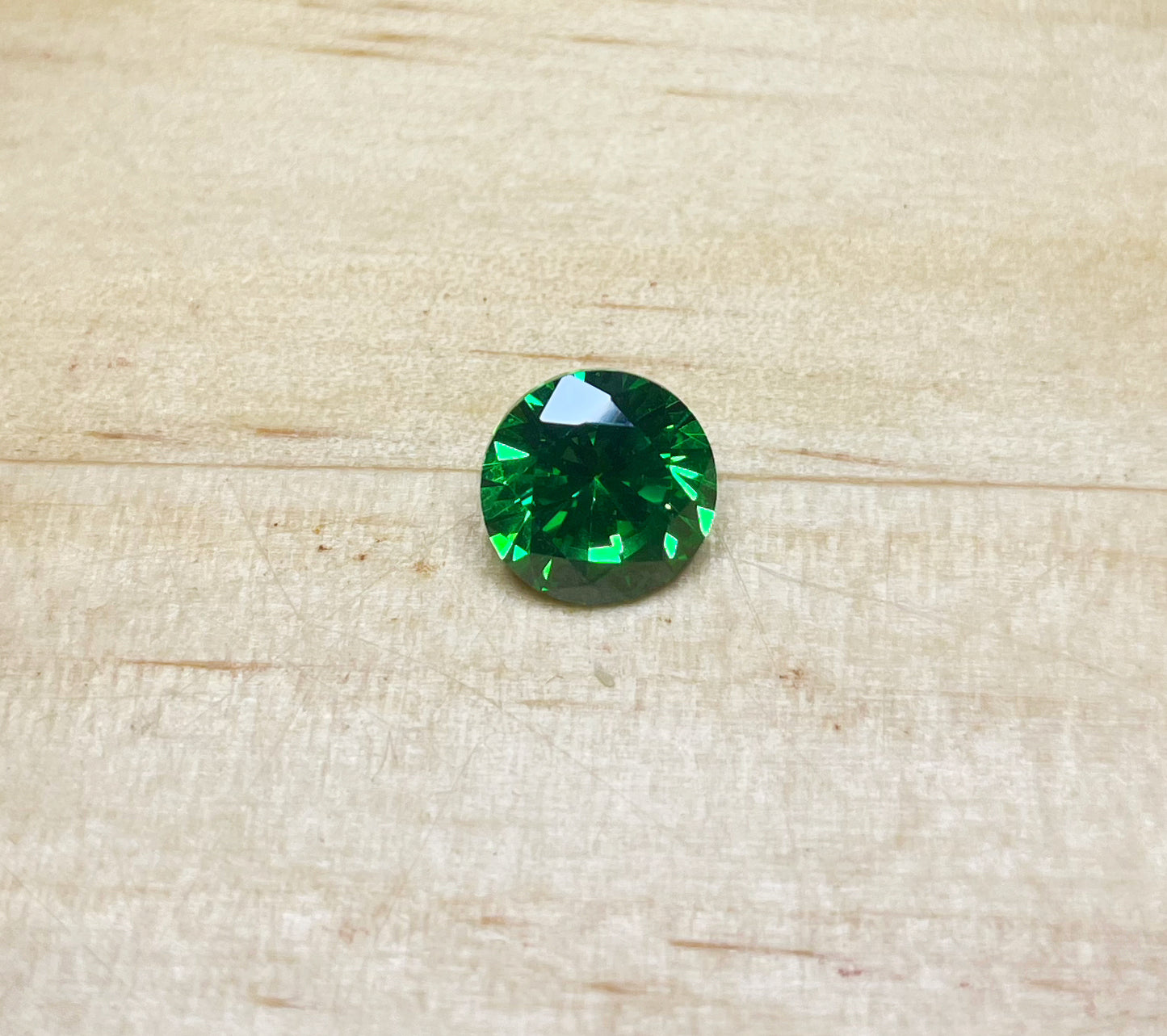 Cubic Zirconia -Emerald Green, Round