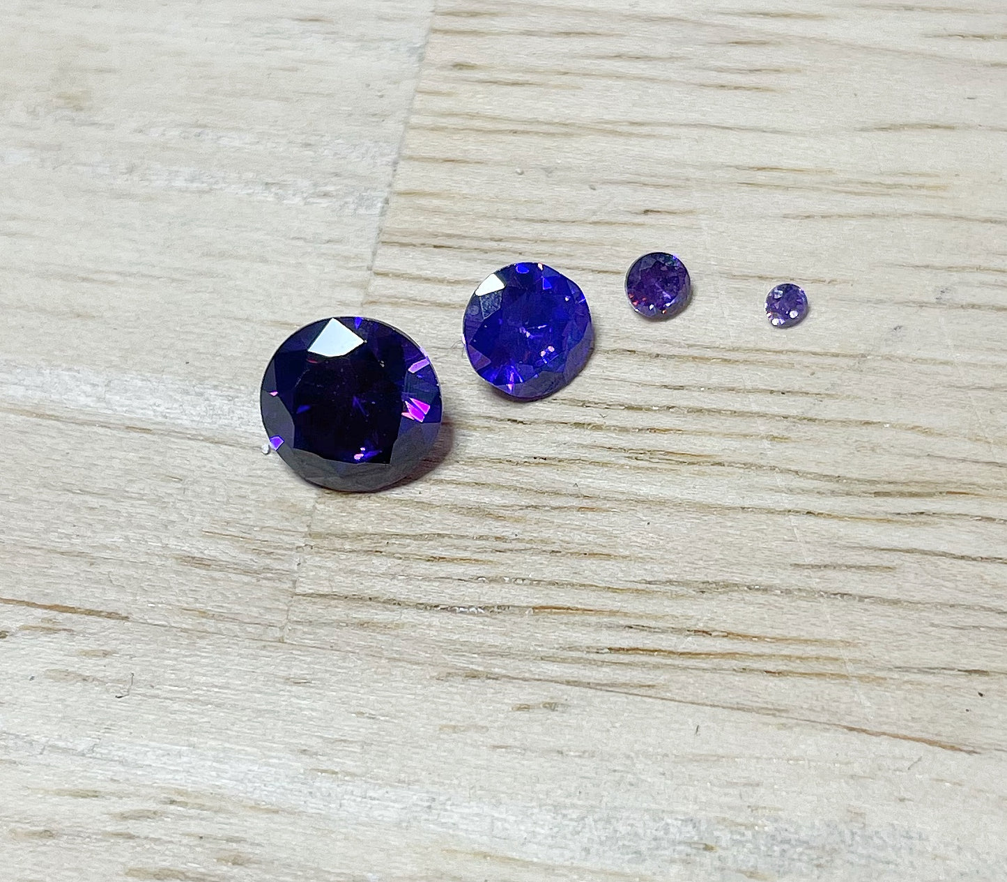 Cubic Zirconia - Lavender, Round