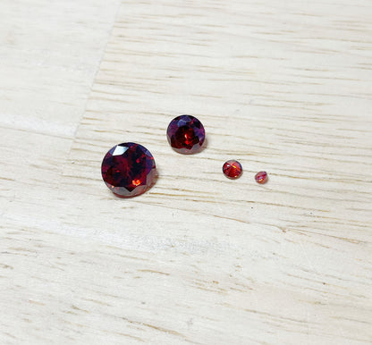 Cubic Zirconia - Garnet Red, Round