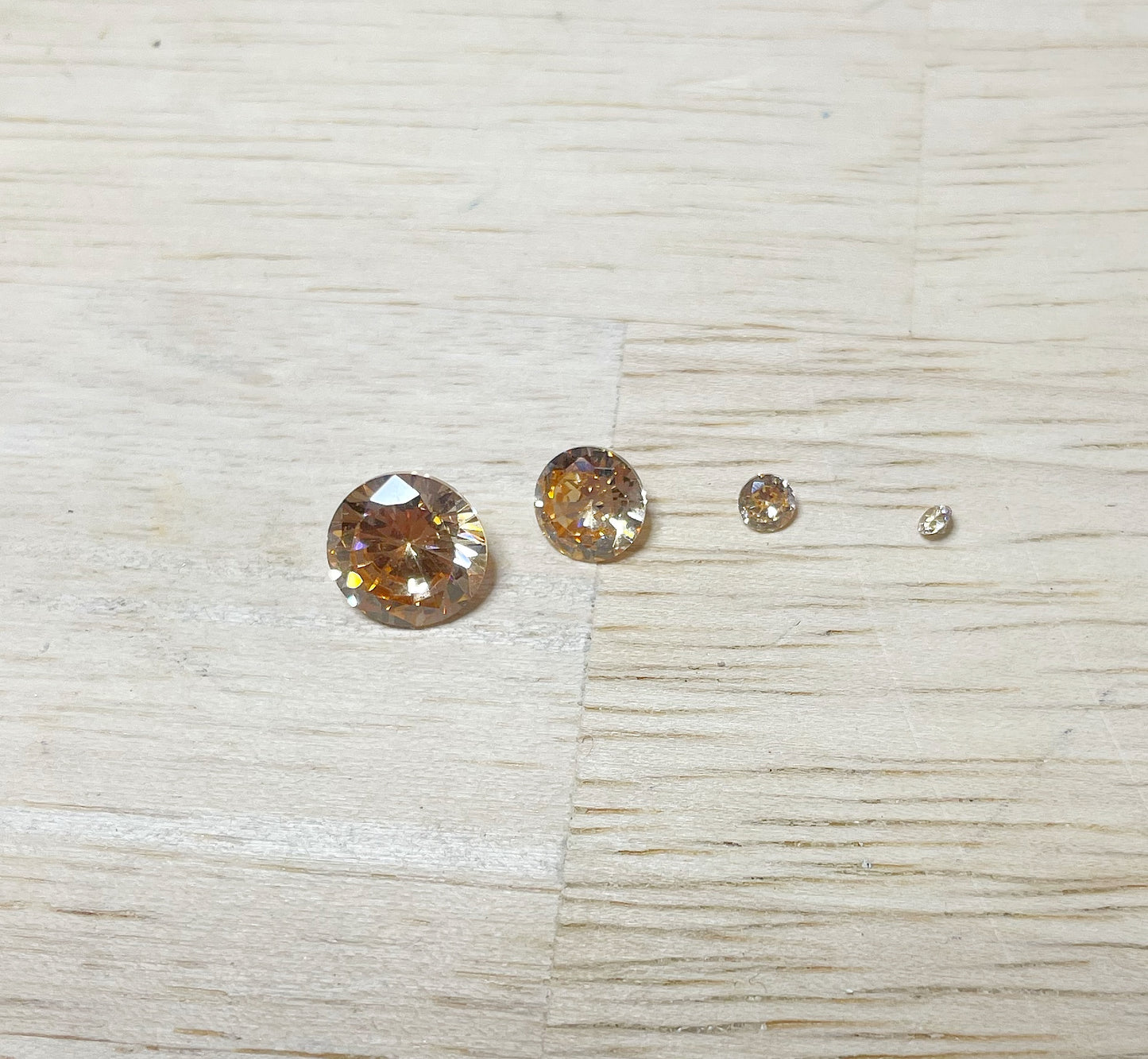 Cubic Zirconia - Orange, Round