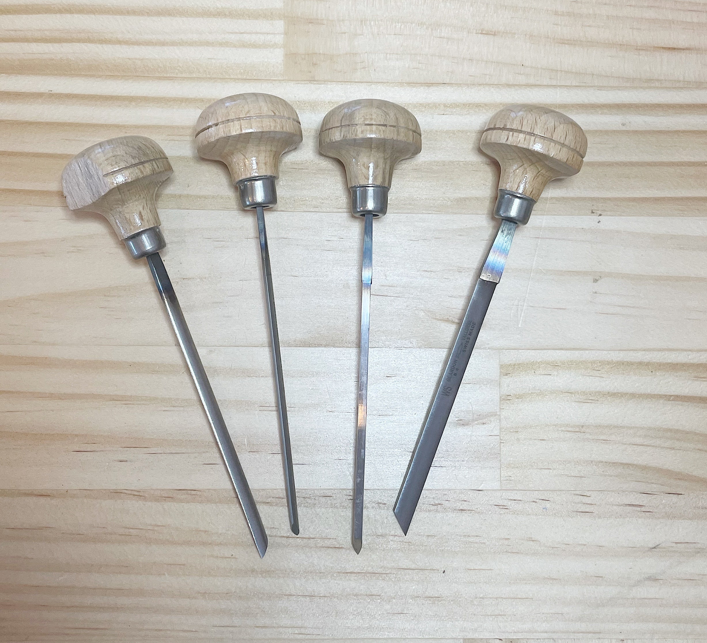 Sharp Graver Graver with Wooden Handle – Workspace Tools