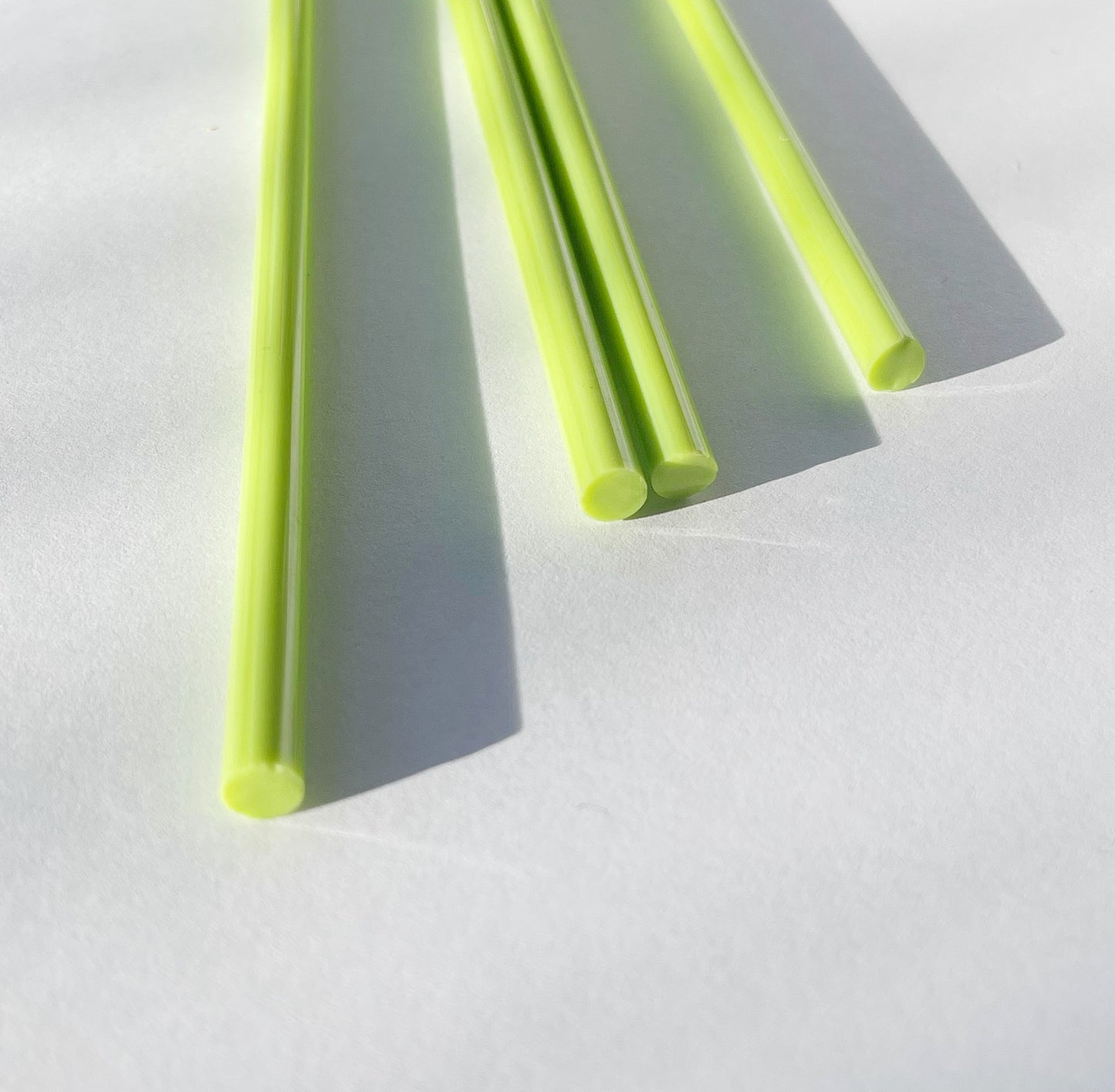 Pea Green: Glass Rod