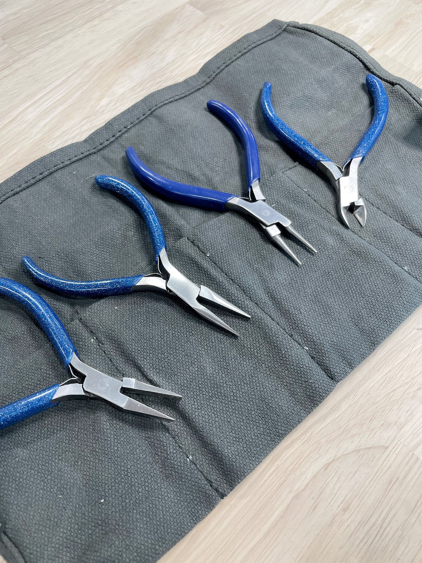 Pliers Set in Canvas Wallet