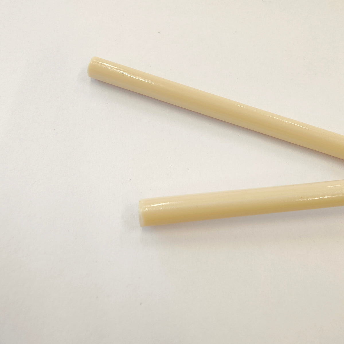 Ivory: Glass Rod